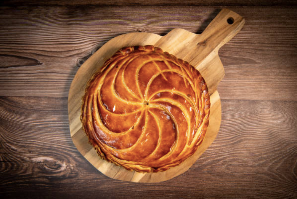 Galette des Rois with Frangipane & Apple - Our recipe with photos