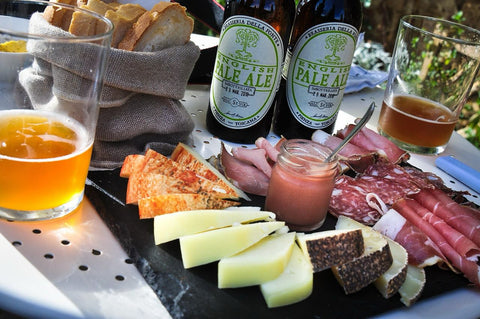 How to Host a 100% French Apéritif