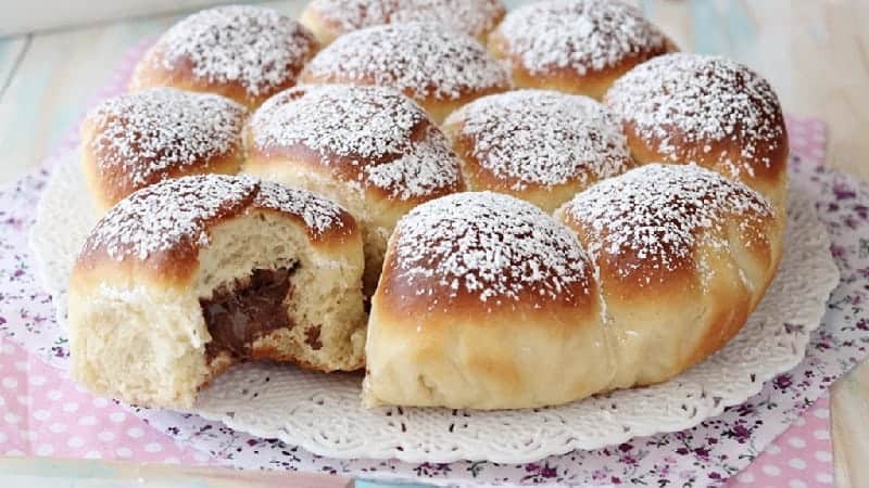 Brioches aux œufs en chocolat