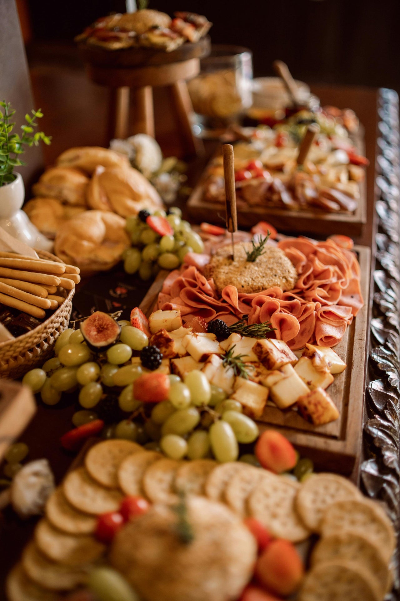 How to Create a Perfect Summer Charcuterie Board – The French Way